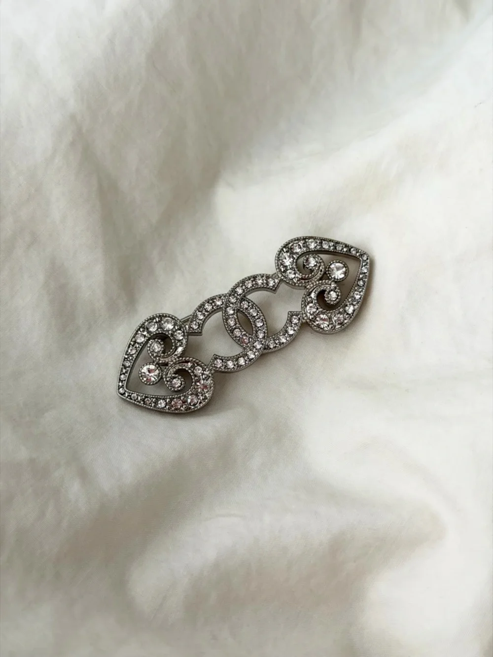 Chanel Crystal Heart Link Brooch - Silver Tone - Picture 5 of 12